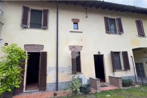 CASA DI CORTE A BORGARELLO