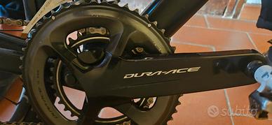 Guarnitura con misuratore di potenza Shimano