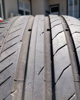 Pneumatici Continental 235/40 ZR20 96Y