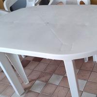 tavolo bianco da giardino 