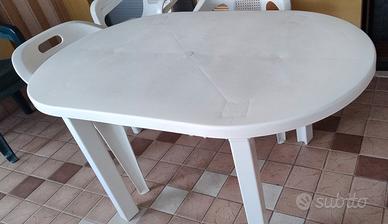 tavolo bianco da giardino 