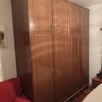 Armadio classico in legno massello – Eleganza senz