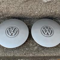 Nunero 4 coprimozzo cerchi originali VW Golf III