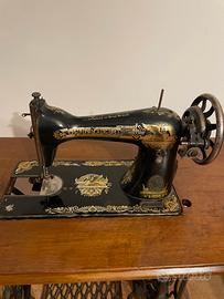 Macchina da cucire vintage SINGER