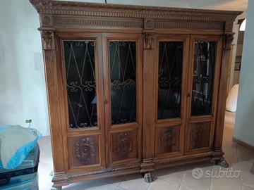Armadio vetrina