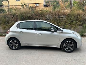 Peugeot 208 1.4 HDI 68 CV allure 