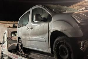 berlingo 2014 incidentato