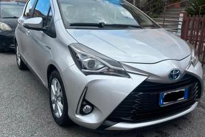 Toyota yaris 1.5 Active Hybrid