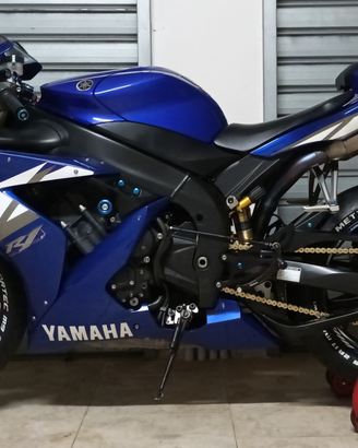 Yamaha R1 anno 2005
