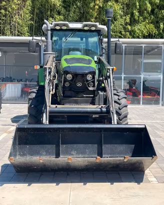 Trattore Huaxia HX1204 120 CV 4x4 con caricatore