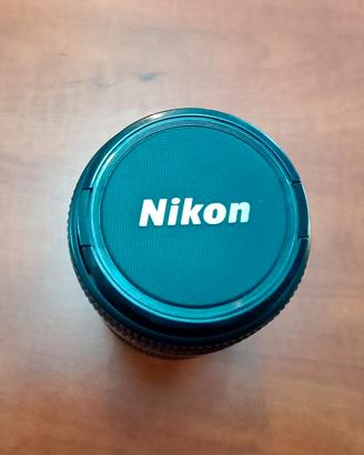 Nikon 70–210mm f/4–5.6 D AF – Teleobiettivo zoom