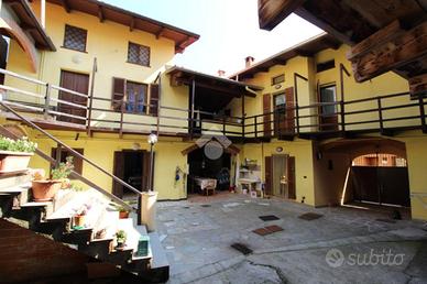 CASA SEMINDIPENDENTE A MAGNANO