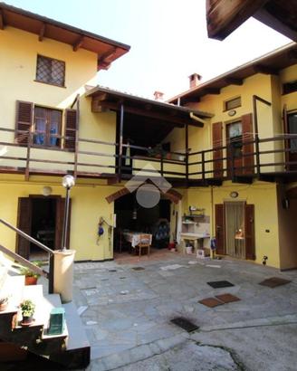 CASA SEMINDIPENDENTE A MAGNANO