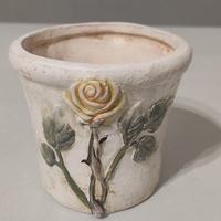 Vaso in terracotta smaltata con decoro
