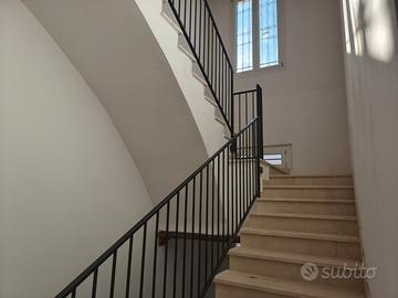 Mirandola bilocale con balcone