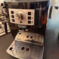 Macchina del caffè delonghi