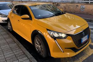 Peugeot 208 elettrica 136 CV, anno 2021, km 28900