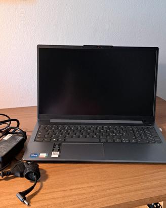 Lenovo IdeaPad 3 17" – i7 1355U, 16GB RAM, 512GB