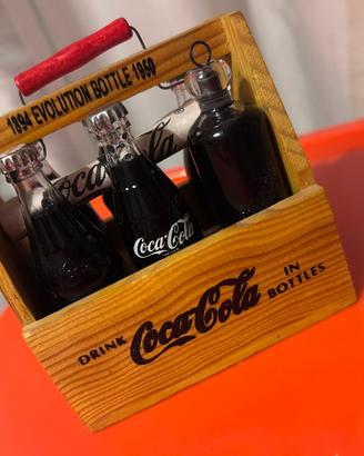 Mini cassetta in legno con bottiglie Coca Cola