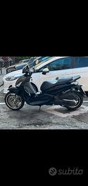  piaggioBeverly 350 police