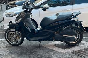  piaggioBeverly 350 police