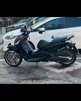  piaggioBeverly 350 police