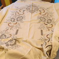 tovaglia rettangolare ricamata a mano 