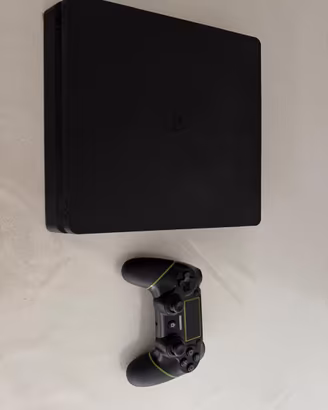 PS4 Perfetta con joy pad, telecamera e giochi