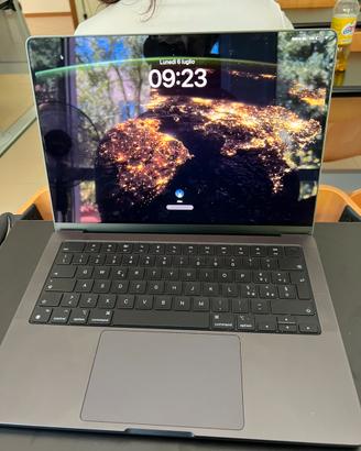 Macbook pro M4 512 gb SSD 16 ram 10 gpu 10 cpu