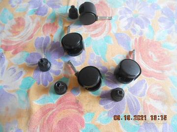 4 rotelline di plastica complete per mobili