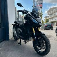 HONDA X-ADV 2025 - SOLO 900 KM