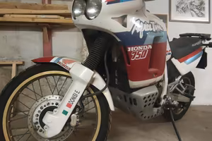 Africa twin rd04 radiata