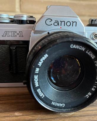 Macchina fotografica Canon AE-1