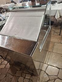 Frigo vetrina da esposizione.