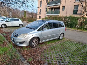 Varie  pezzi di ricambio per Opel Zafira b 