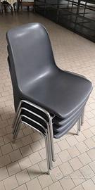 Sedia in Polipropilenne grigio con telaio metallo