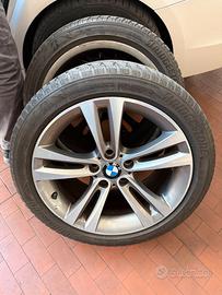 Cerchi BMW originali da 18 pollici differenziati