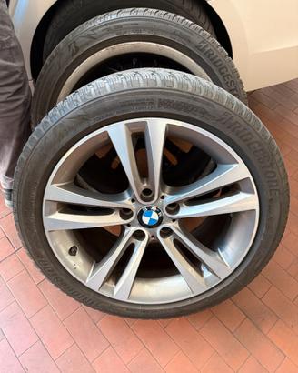 Cerchi BMW originali da 18 pollici differenziati