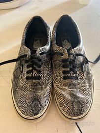 Scarpe  Vans pitonate in pelle