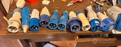 9 Spine industriali 220 —2 prese 220 e 2 spne 380