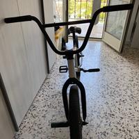 BMX bicicletta