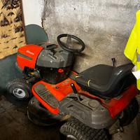 Trattorino tagliaerba