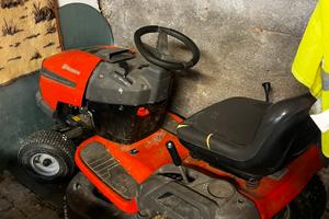 Trattorino tagliaerba