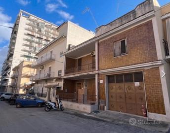 Casa indipendente in Via Amerigo Vespucci