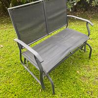 Panchina dondolo in metallo