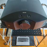 Sony VPL-HW10 BRAVIA SXRD.

