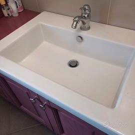 lavabo  bagno con miscelatore 