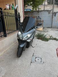 Yamaha T-max