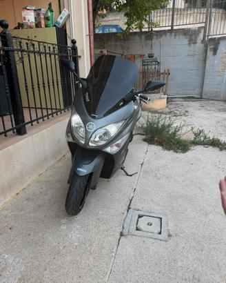 Yamaha T-max