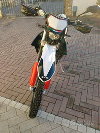 Moto SWM 125 4 t